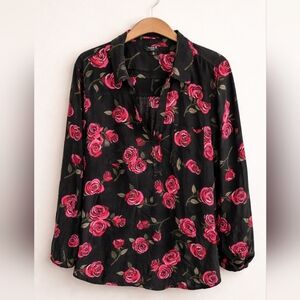 Torrid Women’s Size 3X Black Rose Print Blouse